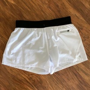 Vuori running shorts white mesh XS brand new never worn